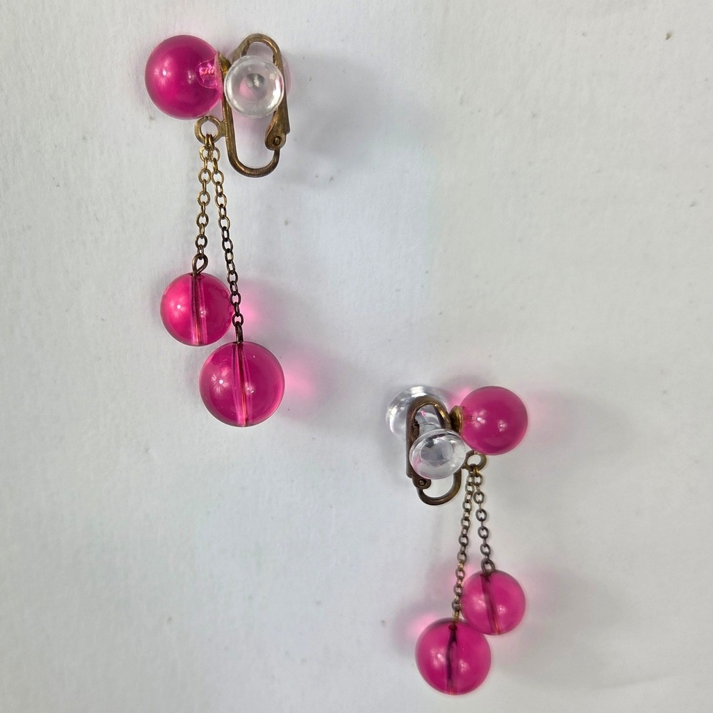 Vintage Magenta Pink Beaded Dangle Clip On Earrings Brass Tone Triple Drop